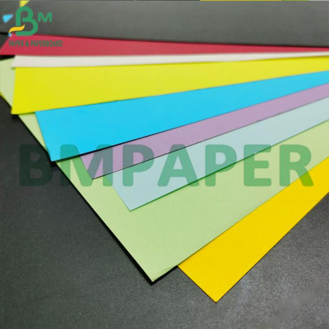 Buntes verpackendes Kraftpapier 80GSM 110GSM färbte Bristol Craft Paper For Bags