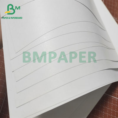 Weißes glattes Offsetpapier 70# 610 x 860mm unbeschichtetes Druckpapier