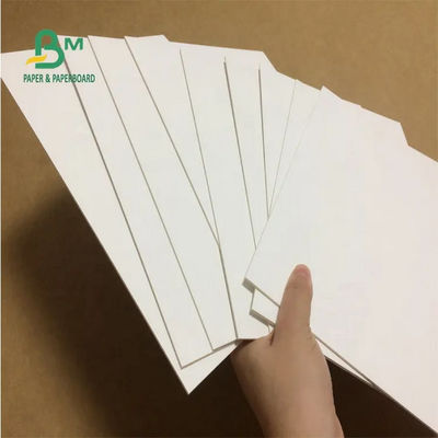 Beschichtende lamellierte weiße Pappe bedeckt 72 x 102cm 1mm 2mm 3mm für Geschenkbox