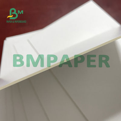 Der weiße zwei Seiten-überzogene Glanz lamellierte Karten-Papier 2mm für kosmetischen Kasten