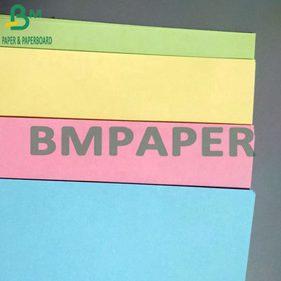 Zwei Seiten-bedruckbare farbige Pappblätter für Handwerk Soem