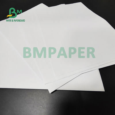 unbeschichtetes weißes Woodfree Bondpapier 50gsm 55gsm für Buch-Drucken 66 x 106cm