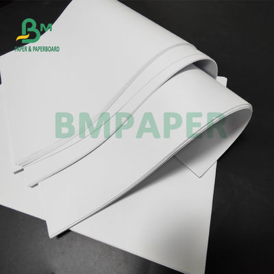 unbeschichtetes weißes Woodfree Bondpapier 50gsm 55gsm für Buch-Drucken 66 x 106cm