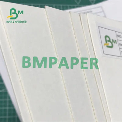 Saugfähige natürliche weiße unbeschichtete Papierpappe 700mm x 1000mm 0.7mm Stärke