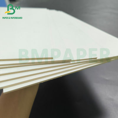 1000 gm Karton, weiß beschichtet, doppelseitig 65 x 100 cm Feinkarton