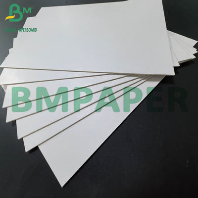 1.5mm 2mm Zwei Seiten Montage Weiße Farbkartenblätter zum Erstellen von Fotorahmen