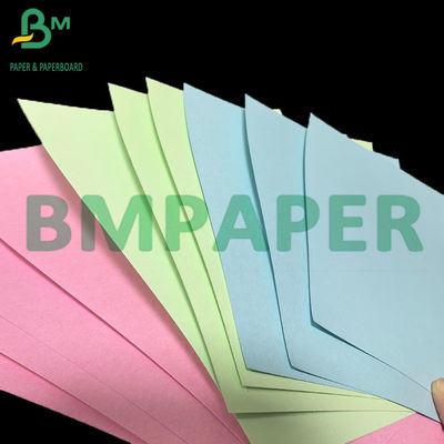 160g 180g A4 Farbkunstpapier Farbiges Offset-Stockkarton auf dem Blatt