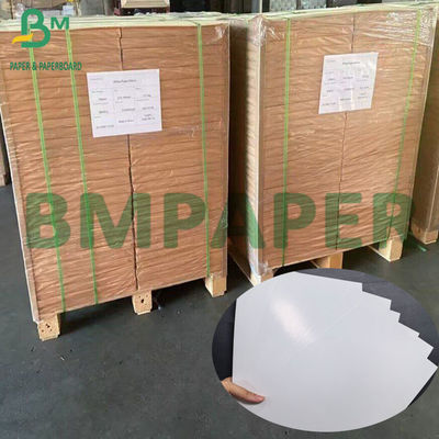 300 g doppelseitig beschichtetes Kartonpapier mit schwarzem Kern