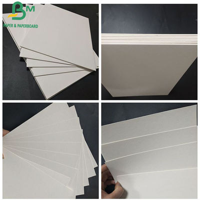100 105gm Weiß jungfräuliches Holzpulp Niedriggramm schweres Absorptionspapier für duftendes Papier