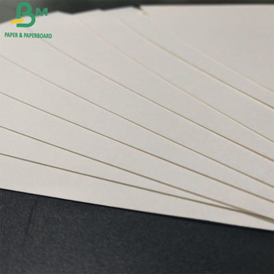 100 105gm Weiß jungfräuliches Holzpulp Niedriggramm schweres Absorptionspapier für duftendes Papier