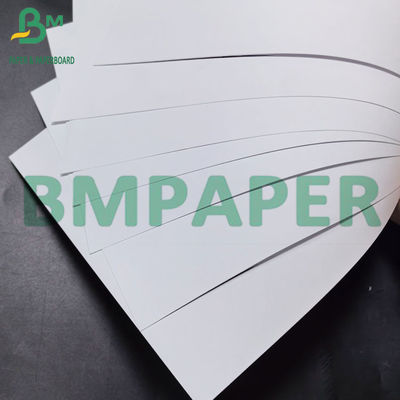 140 g Hochgrammweißes, nicht beschichtetes, holzfreies Papier zum Drucken