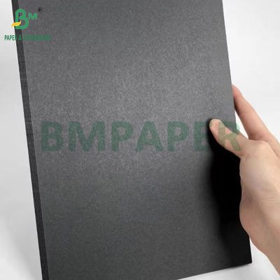 400GSM Schwarzes Papier für Fotoalbum 700 X 1000 mm gute Festigkeit Jungfruchtzellstoff