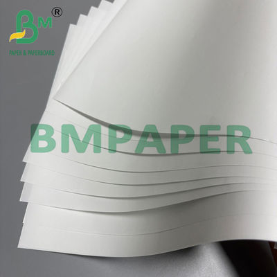 100gm C1S Glanzbeschichtetes Papier Gute Tintabsorptionswirkung Glatte Platte